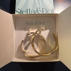 Stella & Dot Textured Gold Hoop Earrings